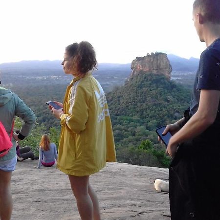 Liyara Home Stay Sigiriya Exterior foto